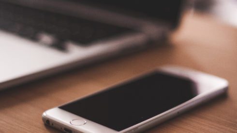 Swindells Feedback short depth of field image phone Close up swindells east sussex accounting and tax